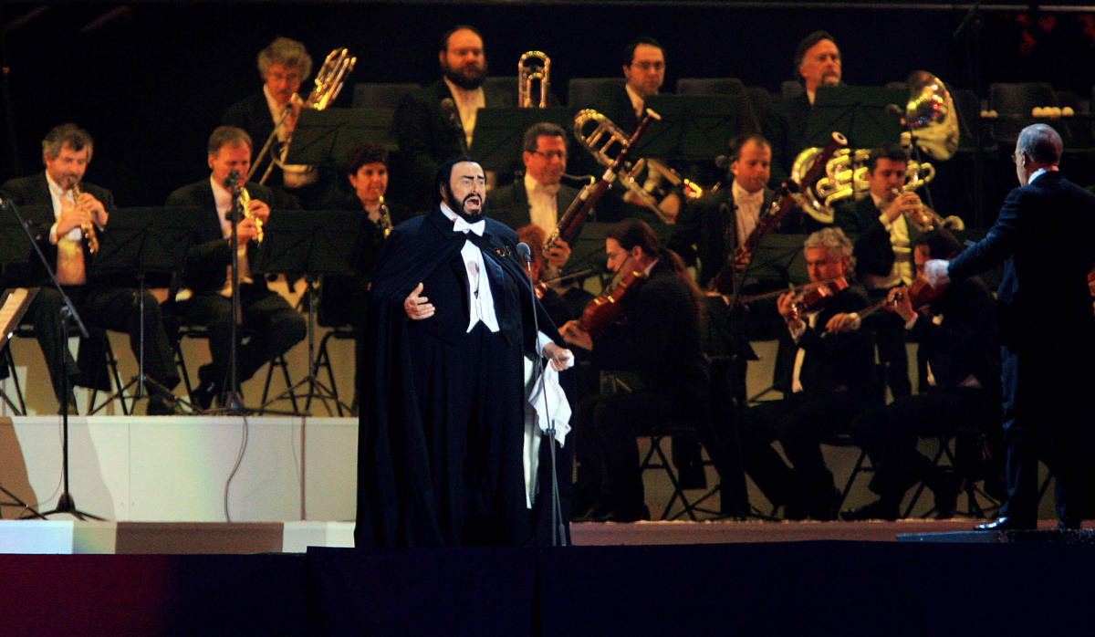 Pavarotti 2006 Olympic Ceremony Photo
