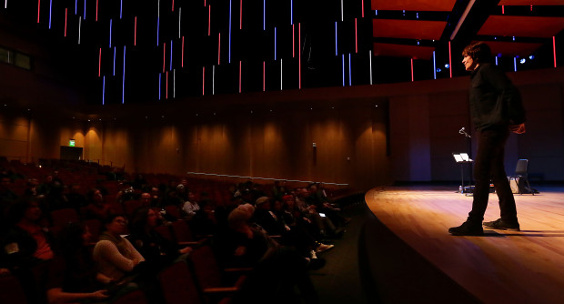 Guitarist Rusty Anderson, who has been lead guitarist for Paul McCartney since 2001, answers questions from the audience as he gives a clinic on guitar playing at Riverside City College’s Coil School of Arts Thursday in Riverside, CA. February 22, 2018 (TERRY PIERSON,THE PRESS-ENTERPRISE/SCNG)