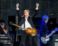 Paul McCartney delivers Beatles history lesson in Tinley Park – Chicago Tribune