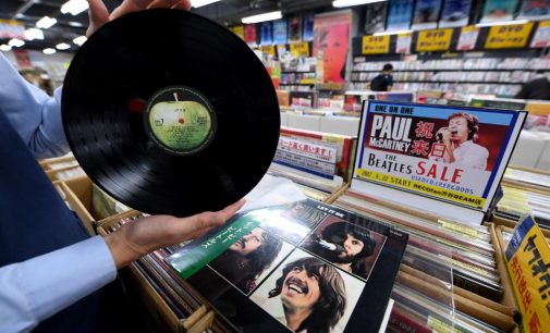 The Beatles Are On Top Of The Bestselling Vinyl List Of 2017 With A 50-Year-Old Album