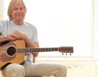 Justin Hayward: “The Beatles were moving so fast – the rest of us were just trying to keep up !” – Photo 1 of 1 – LeaderLive