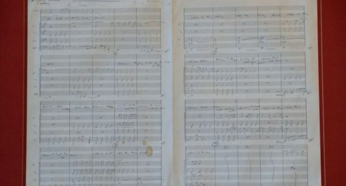 ‘Stolen’ Beatles Eleanor Rigby score removed from auction – BBC News