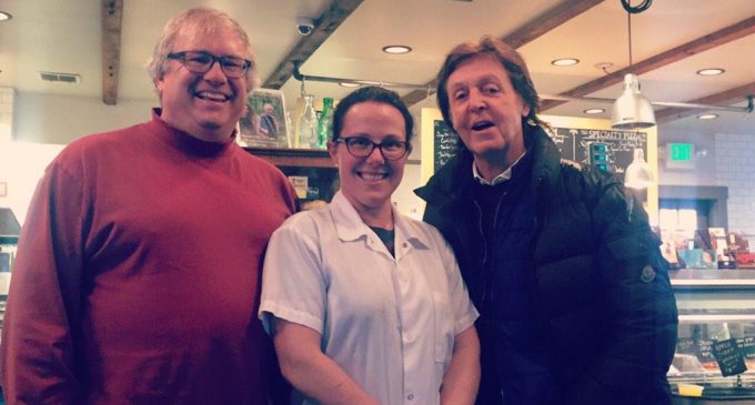 Paul McCartney dines at Vermont general store