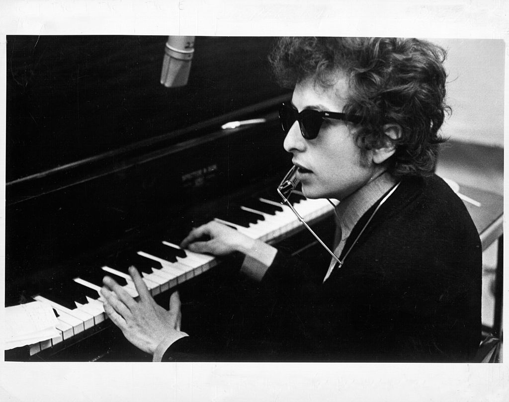 Beatles: Why Bob Dylan Felt They Ripped Him Off With ‘Norwegian Wood’