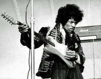 Jimi Hendrix cover The Beatles’ ‘Sgt. Pepper’s Lonely Hearts Club Band’