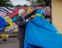 “John’s come home” …. tribute to Lennon unveiled in Penny Lane | Wirral Globe