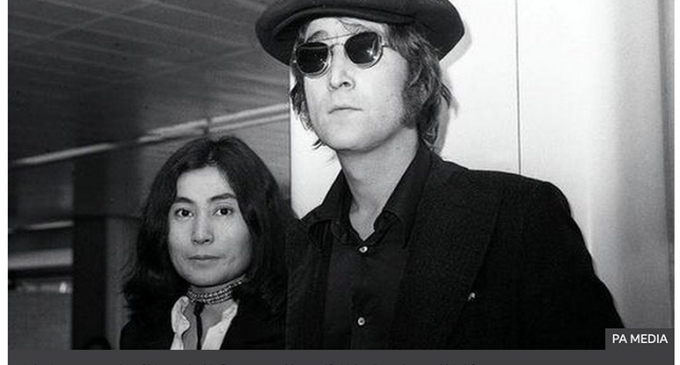Beatles: Unheard John Lennon interview tapes up for auction – BBC News