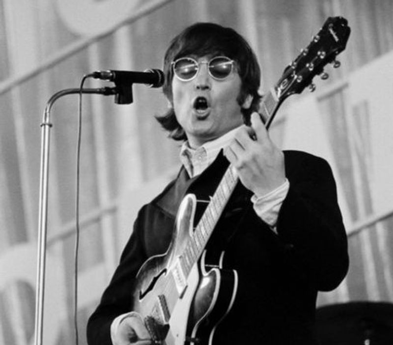 The Beatles song that defined John Lennon’s guitar playing | McCartney ...