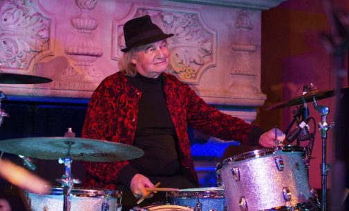 Alan White, longtime drummer for prog rock band Yes, dies – Los Angeles Times
