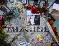 Kurt Cobain’s smashed guitar, Lennon’s glasses hit the auction block | Reuters