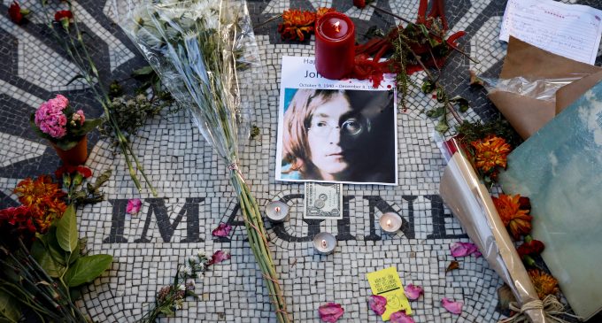 Kurt Cobain’s smashed guitar, Lennon’s glasses hit the auction block | Reuters