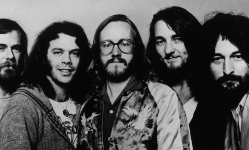 The Meaning Behind the 1977 Supertramp Hit “Give a Little Bit” – American Songwriter