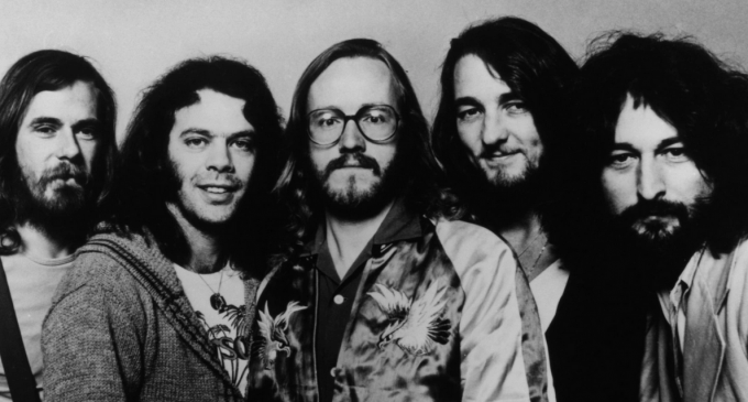 The Meaning Behind the 1977 Supertramp Hit “Give a Little Bit” – American Songwriter