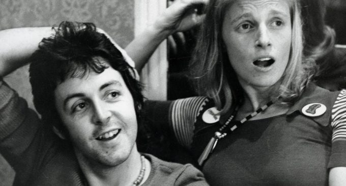 Watch a rare home video of Linda and Paul McCartney