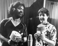How Paul McCartney and Stevie Wonder came together for their iconic duet ‘Ebony and… – Smooth