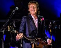 Beatles legend Paul McCartney spotted in Semaphore – Glam Adelaide