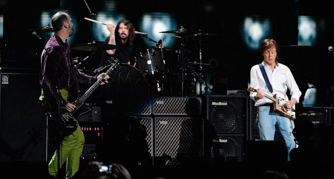 “I finally understood that I was in the middle of a Nirvana reunion”: revisiting the night that ‘Sirvana’ – Sir Paul McCartney and the surviving members of Nirvana – rocked Madison Square Garden for charity | Louder