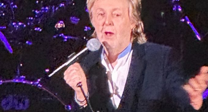 Sir Paul McCartney ‘romped with two female fans for three days at the peak of The Beatles’ fame’ | Entertainment | mtdemocrat.com