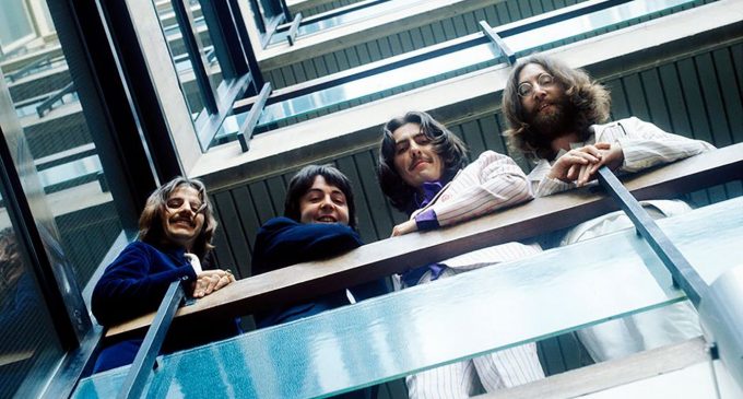 The Story Behind The Beatles Red And Blue Albums: “The idea was to show their evolution”