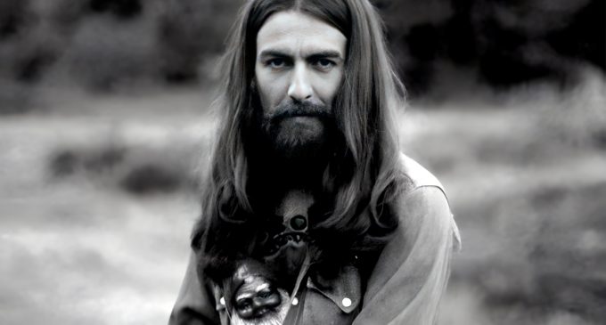 The Interesting Connection Between George Harrison and Marty McFly From ‘Back to the Future’ – American Songwriter