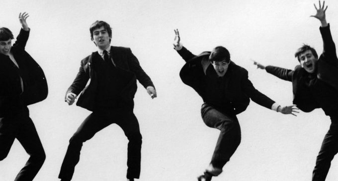 On This Day in 1965, The Beatles Started a Nine-Week Run at No. 1 with Their Second Soundtrack Album – American Songwriter