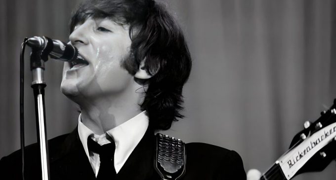John Lennon’s Close Friend Recalls His “Insane Jealousy” Over Paul McCartney in the Post-Beatles Years – American Songwriter