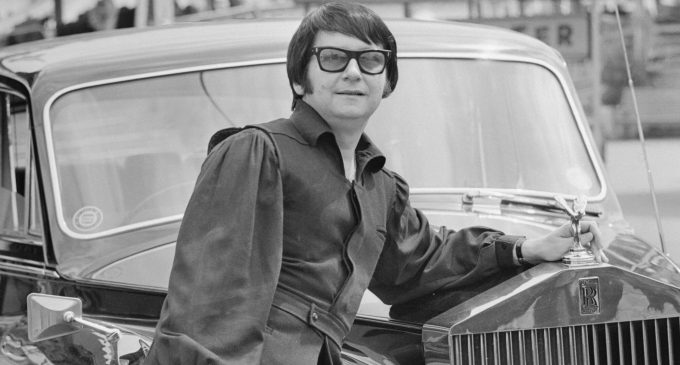 Born on This Day in 1936, the Rock Legend Who Made Us Cry for a Living and Formed a Supergroup With Bob Dylan and George Harrison – American Songwriter