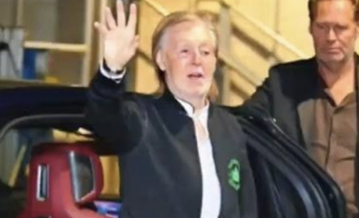 (22) Paul McCartney Arrives in Liverpool ❤️ #PaulMcCartney #Liverpool #TheBeatles – YouTube